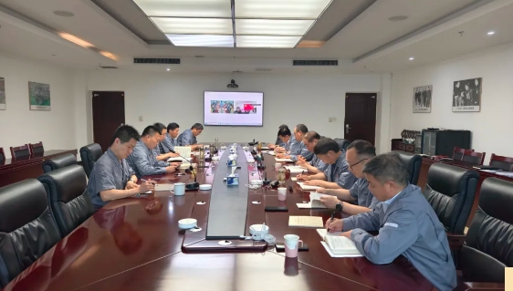 鄭紡機(jī)舉辦黨委理論學(xué)習(xí)中心組學(xué)習(xí)（擴(kuò)大）會(huì)暨深入貫徹中央八項(xiàng) 